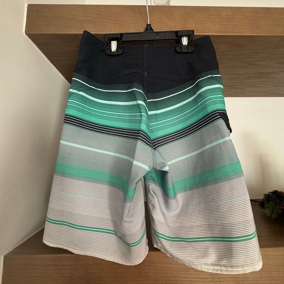 Billabong Platinum X Striped Board Shorts - Picture 4 of 5